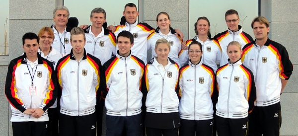 Unser erfolgreiches U23-Team mit Betreuern & Co.